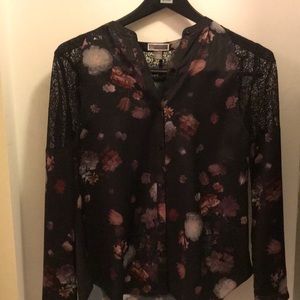 Chelsea 28 Floral and Lace Top